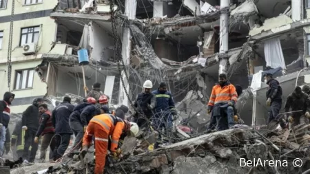 В Турции число жертв серии мощных землетрясений превысило 24 тысячи человек